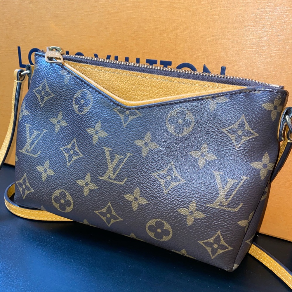 Limited edition Louis Vuitton crossbody Monogram